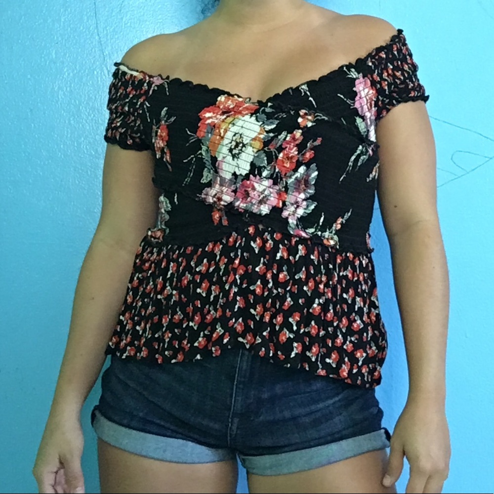 2x$5✨ Off shoulder flowers top